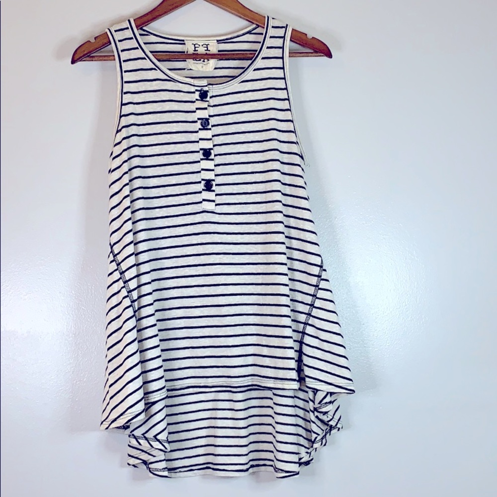 NWOT boutique top PPLA Clothing size small